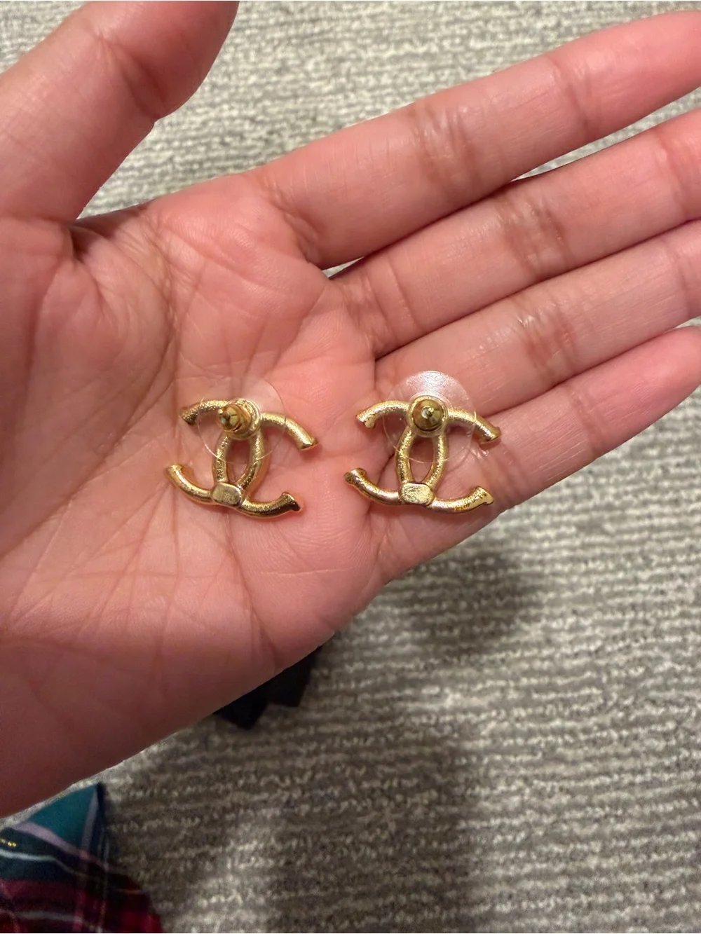 Chanel CC Stud Earrings in Gold